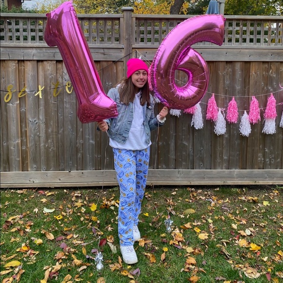 Meet your Posher, Alexis - Picture 1 of 1